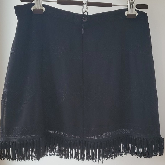 FC blk skirt with exquisite embroidery & fringe - Picture 2 of 6